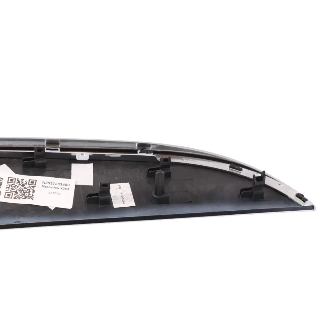 rivestimento scheda porta anteriore destra Argento per Mercedes GLC X253 con numero di parte A2537203400 Mercedes GLC X253 rivestimento scheda porta anteriore destra Argento - SKU A2537203400 - Numero di parte A2537203400