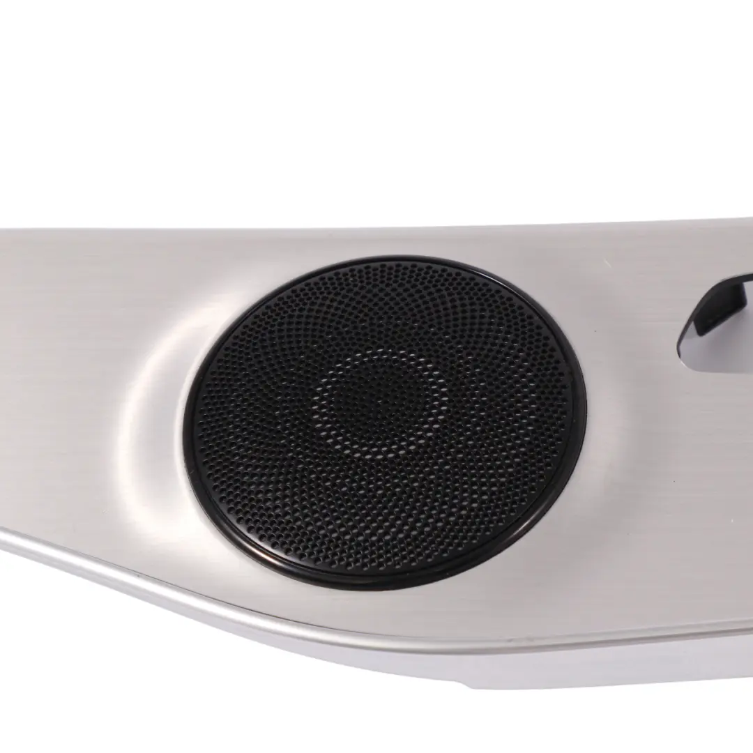 rivestimento scheda porta anteriore destra Argento per Mercedes GLC X253 con numero di parte A2537203400 Mercedes GLC X253 rivestimento scheda porta anteriore destra Argento - SKU A2537203400 - Numero di parte A2537203400