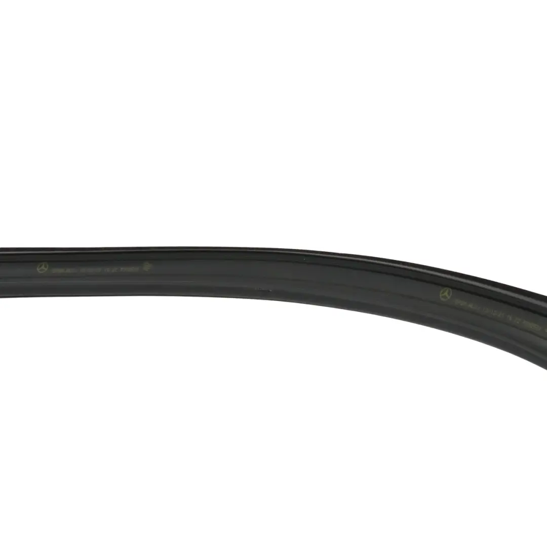 Puerta Sello Delantera Izquierda Marco Guía para Mercedes GLC X253 con número de pieza A2537257300 Mercedes GLC X253 Puerta Sello Delantera Izquierda Marco Guía - SKU A2537257300 - Número de pieza A2537257300