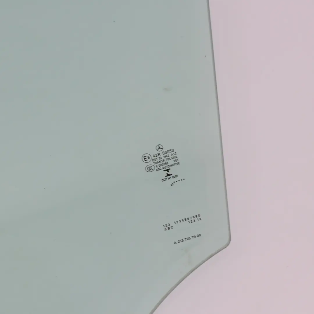 Cristal lateral puerta delantera izquierda para Mercedes GLC C253 Coupe con número de pieza A2537257900 Mercedes GLC C253 Coupe Cristal lateral puerta delantera izquierda - SKU A2537257900 - Número de pieza A2537257900