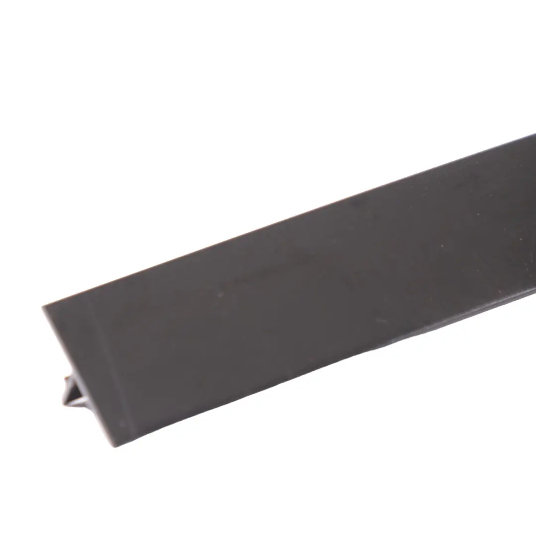 Divisorio finestra Mercedes X253 Porta posteriore destra Striscia per con numero di parte A2537300219 Divisorio finestra Mercedes X253 Porta posteriore destra Striscia - SKU A2537300219 - Numero di parte A2537300219