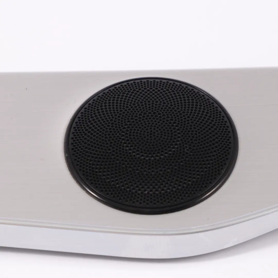 Embellecedor Tarjeta Puerta Trasera Izquierda para Mercedes GLC X253 con número de pieza A2537300701 Mercedes GLC X253 Embellecedor Tarjeta Puerta Trasera Izquierda - SKU A2537300701 - Número de pieza A2537300701