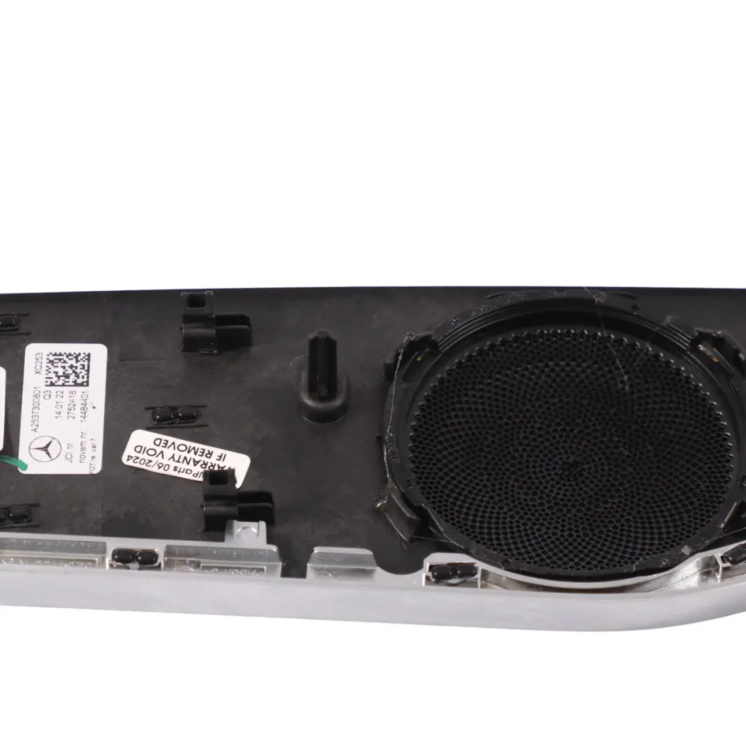 Garniture Carte de porte arrière droite Argent pour Mercedes GLC X253 à propos du numéro de pièce A2537300801 Mercedes GLC X253 Garniture Carte de porte arrière droite Argent - SKU A2537300801 - Numéro de pièce A2537300801