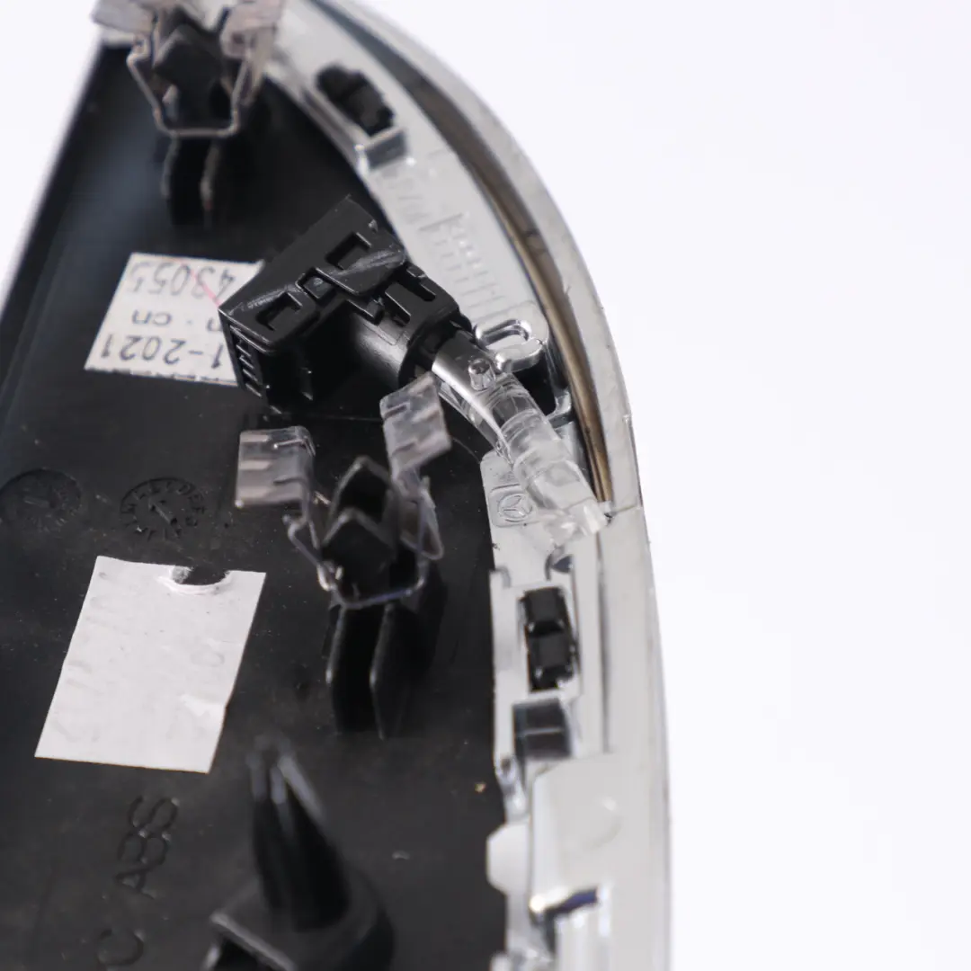 Listwa Ozdobna Boczka Drzwi Tylna Lewa Aluminium do Mercedes C253 o numerze A2537300901 Mercedes C253 Listwa Ozdobna Boczka Drzwi Tylna Lewa Aluminium - SKU A2537300901 - Numer Części A2537300901