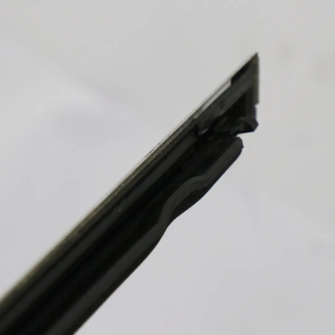 Joint D'Étanchéité Extérieur Arrière Gauche Chromé pour Mercedes GLC C253 à propos du numéro de pièce A2537305904 Mercedes GLC C253 Joint D'Étanchéité Extérieur Arrière Gauche Chromé - SKU A2537305904 - Numéro de pièce A2537305904