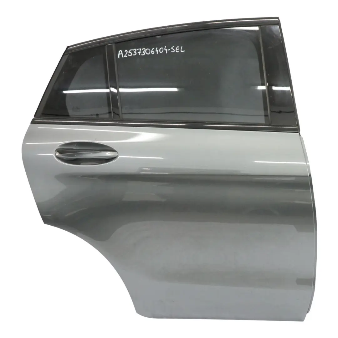 Porta posteriore destra Grigio Selenite metallizzato - 992 per Mercedes C253 con numero di parte A2537306404 Mercedes C253 Porta posteriore destra Grigio Selenite metallizzato - 992 - SKU A2537306404-SEL - Numero di parte A2537306404