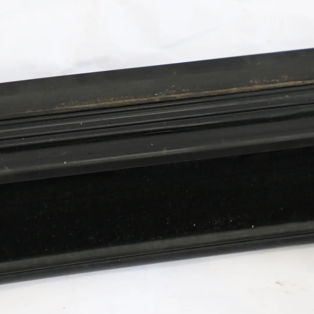 Guía Ventana Carril Puerta Trasera Izquierda para Mercedes GLC C253 con número de pieza A2537352100 Mercedes GLC C253 Guía Ventana Carril Puerta Trasera Izquierda - SKU A2537352100 - Número de pieza A2537352100