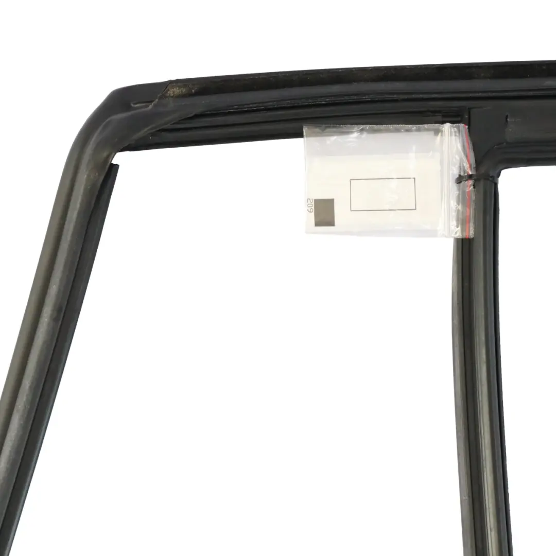 Joint Rail Guidage Vitre Porte Arrière Gauche pour Mercedes GLC C253 à propos du numéro de pièce A2537352100 Mercedes GLC C253 Joint Rail Guidage Vitre Porte Arrière Gauche - SKU A2537352100 - Numéro de pièce A2537352100