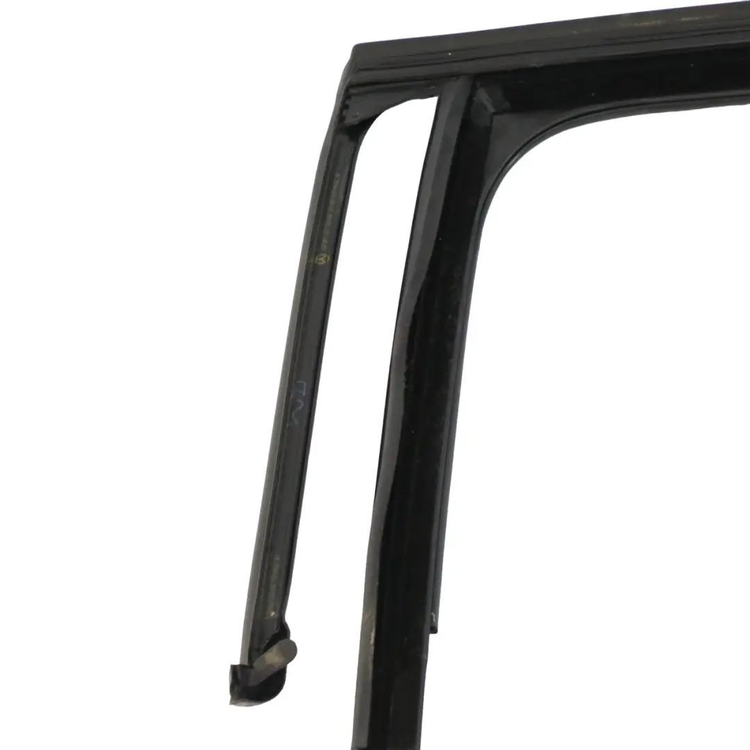 Joint Rail Guidage Vitre Porte Arrière Gauche pour Mercedes GLC C253 à propos du numéro de pièce A2537352100 Mercedes GLC C253 Joint Rail Guidage Vitre Porte Arrière Gauche - SKU A2537352100 - Numéro de pièce A2537352100