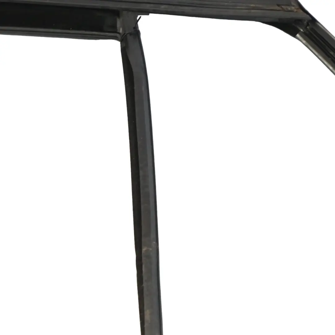 Fenster Führungs Schiene Dichtung Tür Hinten Links für Mercedes GLC C253 mit Teilenummer A2537352100 Mercedes GLC C253 Fenster Führungs Schiene Dichtung Tür Hinten Links - SKU A2537352100 - Teilenummer A2537352100