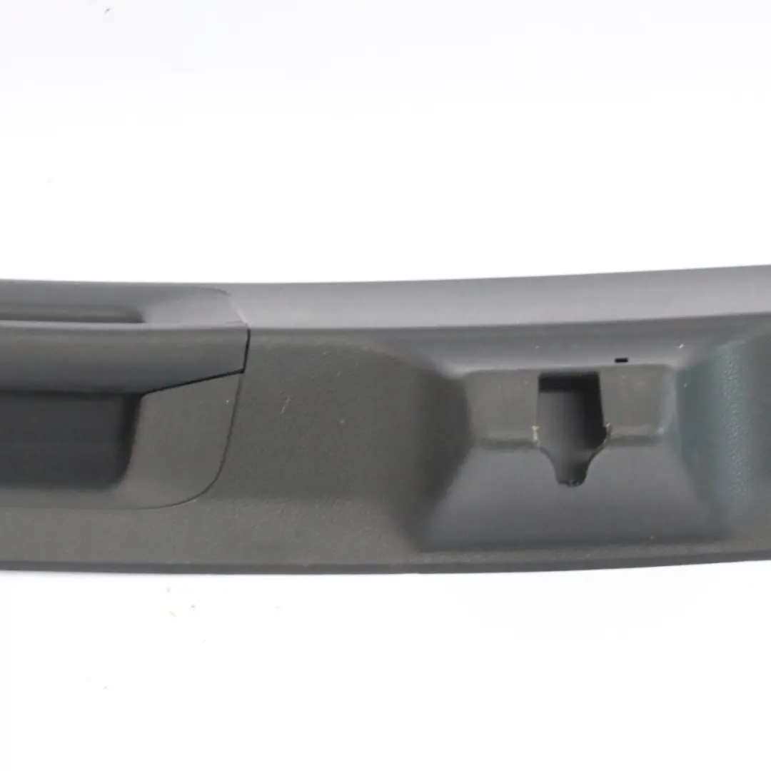 Tirador tapa maletero Embellecedor panel Cubierta para Mercedes GLC C253 con número de pieza A2537401300 Mercedes GLC C253 Tirador tapa maletero Embellecedor panel Cubierta - SKU A2537401300 - Número de pieza A2537401300