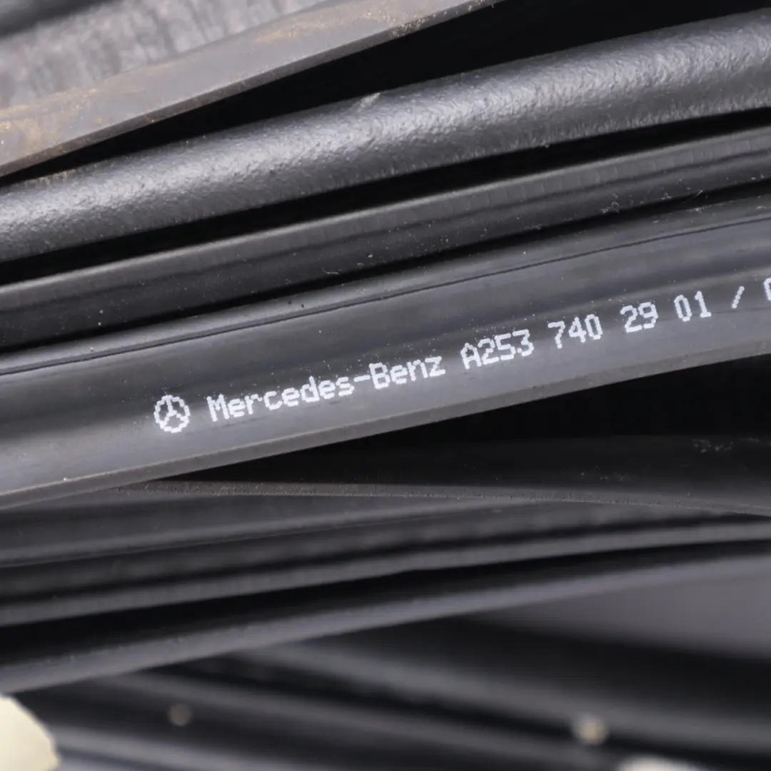 Joint d'étanchéité de coffre et de hayon Joint pour Mercedes C253 à propos du numéro de pièce A2537403001 Mercedes C253 Joint d'étanchéité de coffre et de hayon Joint - SKU A2537403001 - Numéro de pièce A2537403001