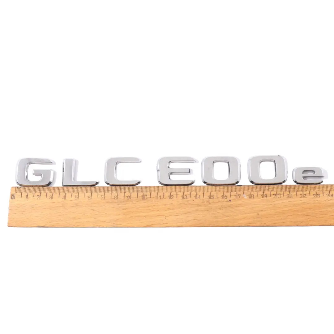 GLC300E Hybrid X253 Coupe Letras del modelo tapa maletero para Mercedes con número de pieza A2538170201 Mercedes GLC300E Hybrid X253 Coupe Letras del modelo tapa maletero - SKU A2538170201 - Número de pieza A2538170201