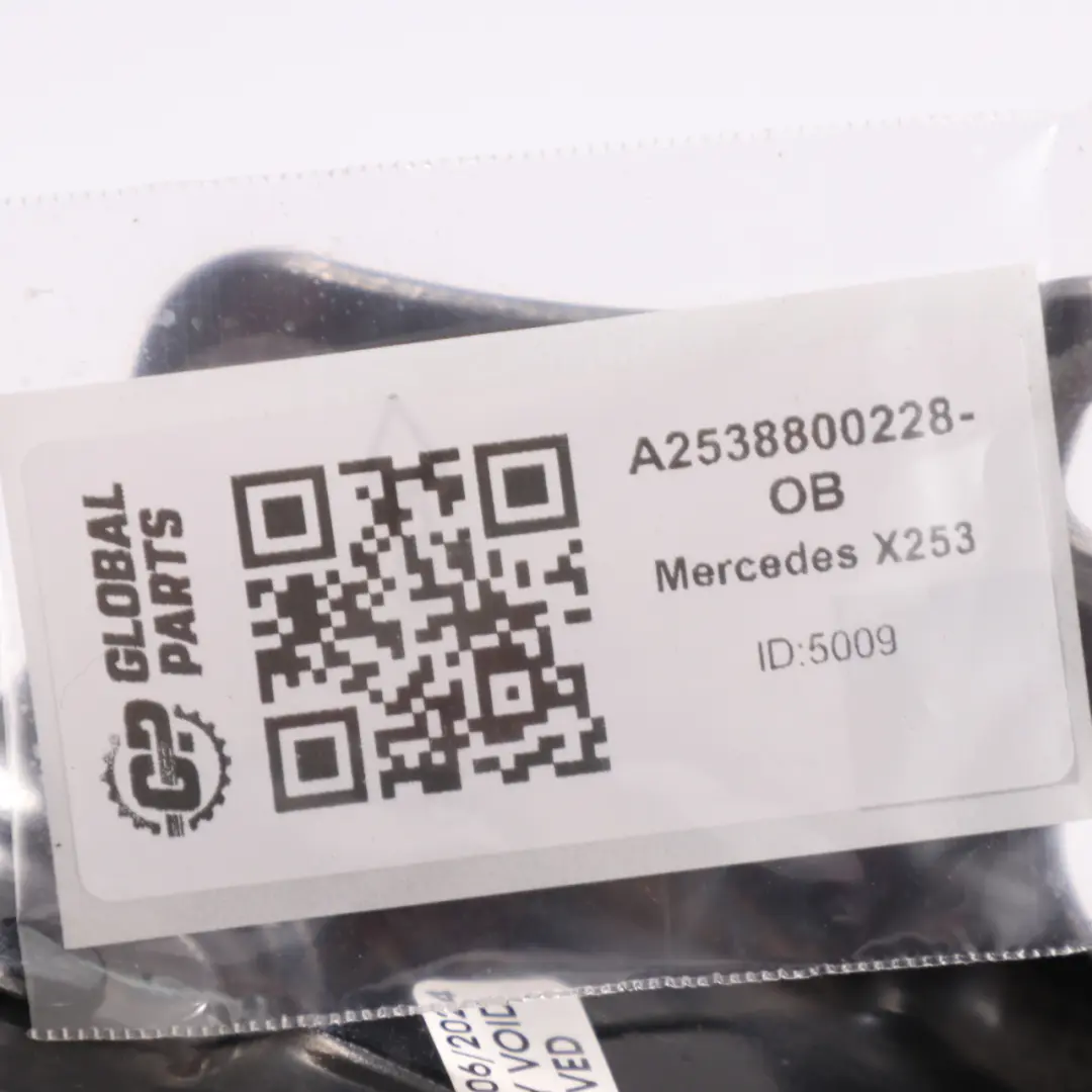 Capó Bisagra Derecha Negro Obsidiana Metalizado - 197 para Mercedes X253 con número de pieza A2538800228 Mercedes X253 Capó Bisagra Derecha Negro Obsidiana Metalizado - 197 - SKU A2538800228-OB - Número de pieza A2538800228