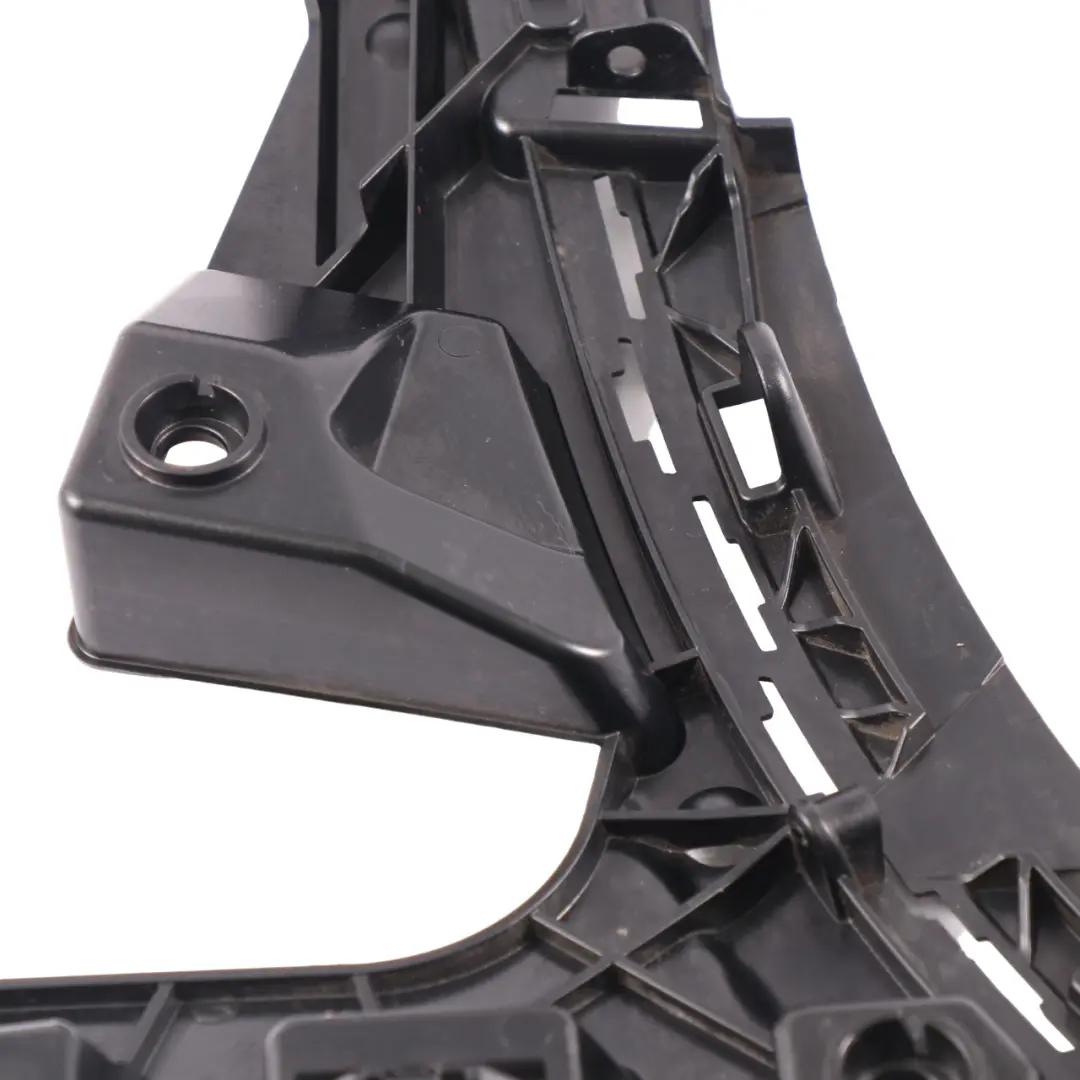 Mercedes GLC C253 Soporte de guía de parachoques trasero derecho - SKU A2538805205 - Número de pieza A2538805205