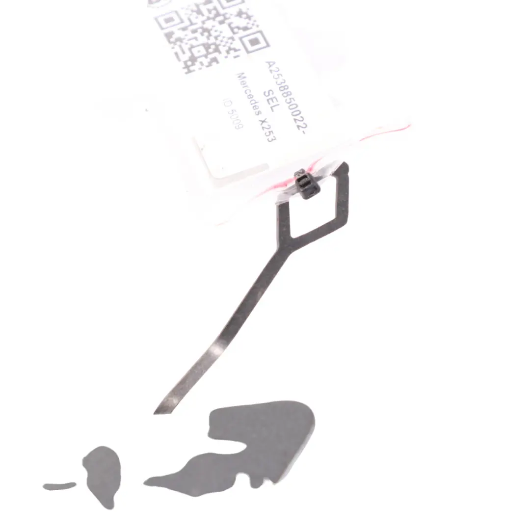 Parachoques Remolque Delantero Gancho Gris Selenita Metalizado para Mercedes X253 con número de pieza A2538850022 Mercedes X253 Parachoques Remolque Delantero Gancho Gris Selenita Metalizado - SKU A2538850022-SEL - Número de pieza A2538850022