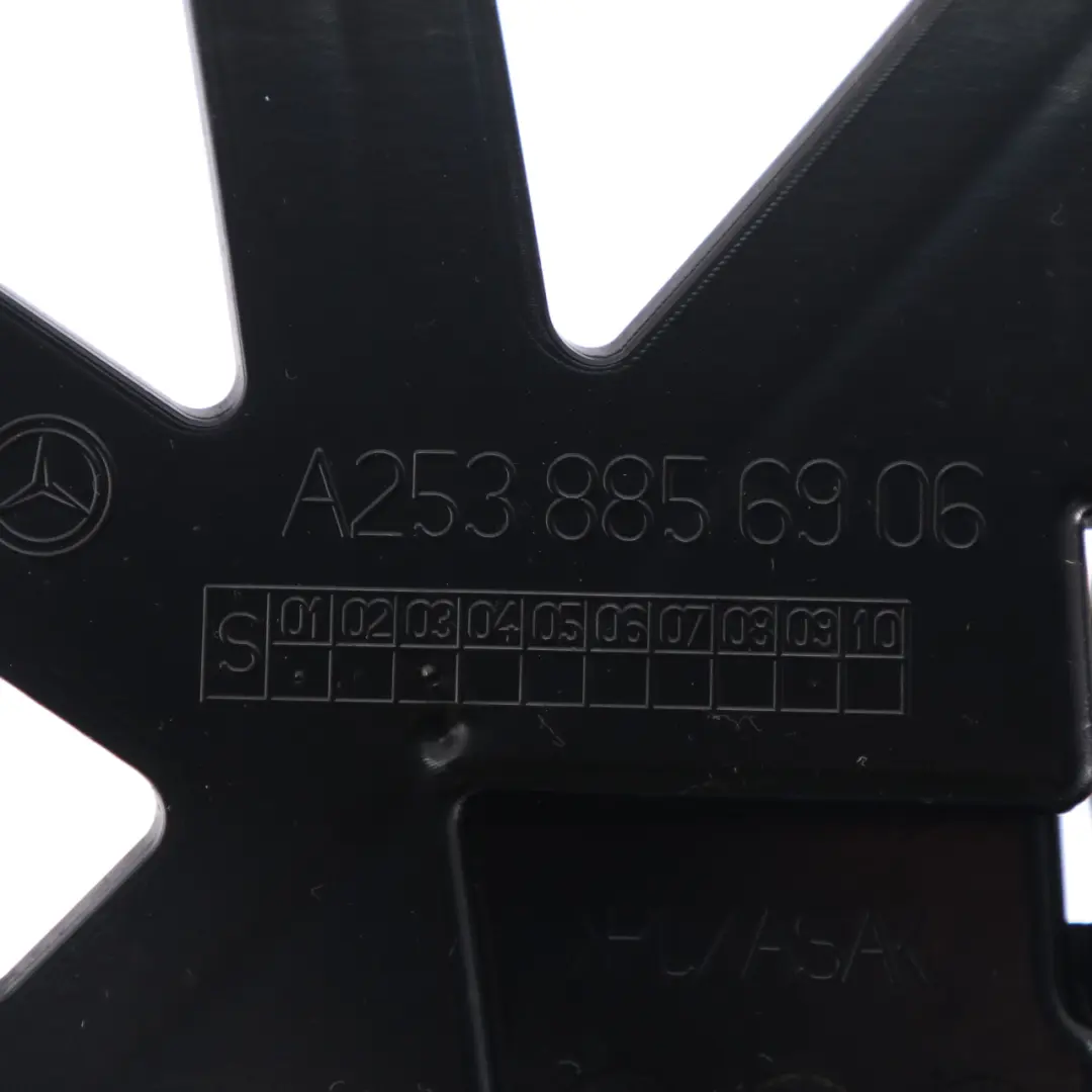 Supporto staffa guida paraurti posteriore sinistro per Mercedes GLC C253 con numero di parte A2538805105 Mercedes GLC C253 Supporto staffa guida paraurti posteriore sinistro - SKU A2538805105 - Numero di parte A2538805105