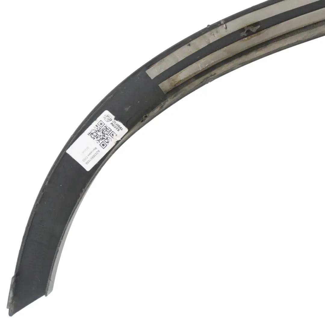 Enjoliveur passage roue Avant Droit pour Mercedes GLC C253 AMG à propos du numéro de pièce A2538857606 Mercedes GLC C253 AMG Enjoliveur passage roue Avant Droit - SKU A2538857606 - Numéro de pièce A2538857606