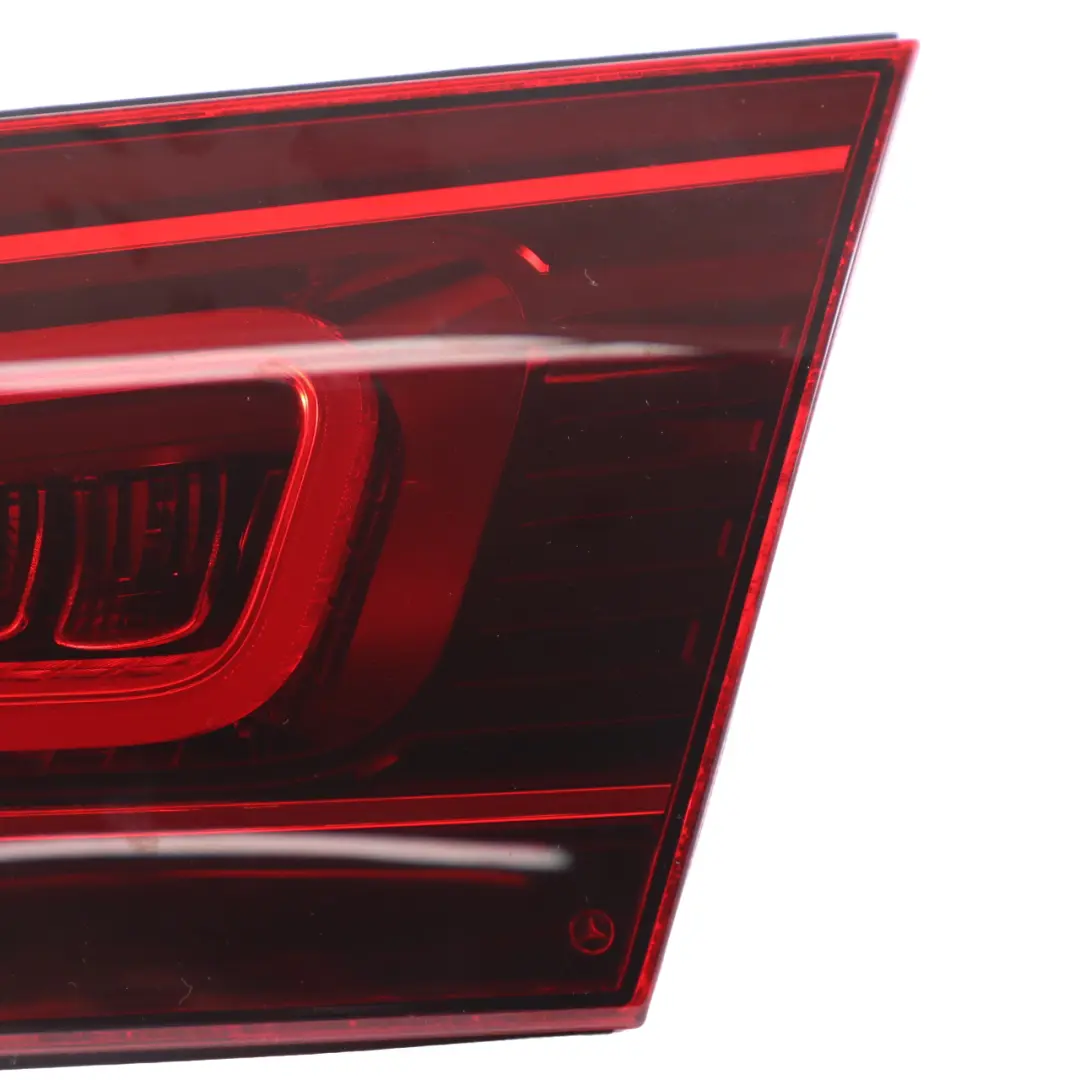 Tylna Lampa Pokrywy Bagażnika Prawa do Mercedes GLC C253 Coupe o numerze A2539061502 Mercedes GLC C253 Coupe Tylna Lampa Pokrywy Bagażnika Prawa - SKU A2539061502 - Numer Części A2539061502