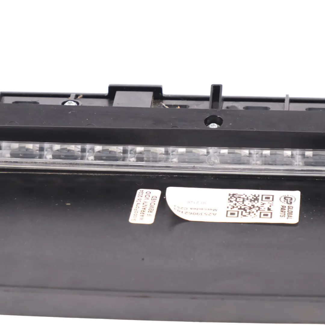 Trzecie Światło Stopu Lampka Tylna do Mercedes C253 o numerze A2539062103 Mercedes C253 Trzecie Światło Stopu Lampka Tylna - SKU A2539062103 - Numer Części A2539062103