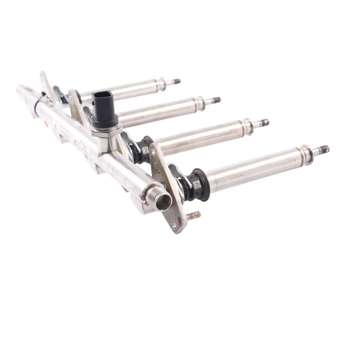 Mercedes W177 M260 Petrol Fuel Injector Rail Line A2600700300 - SKU A2600700900-1 - Part number A2600700900