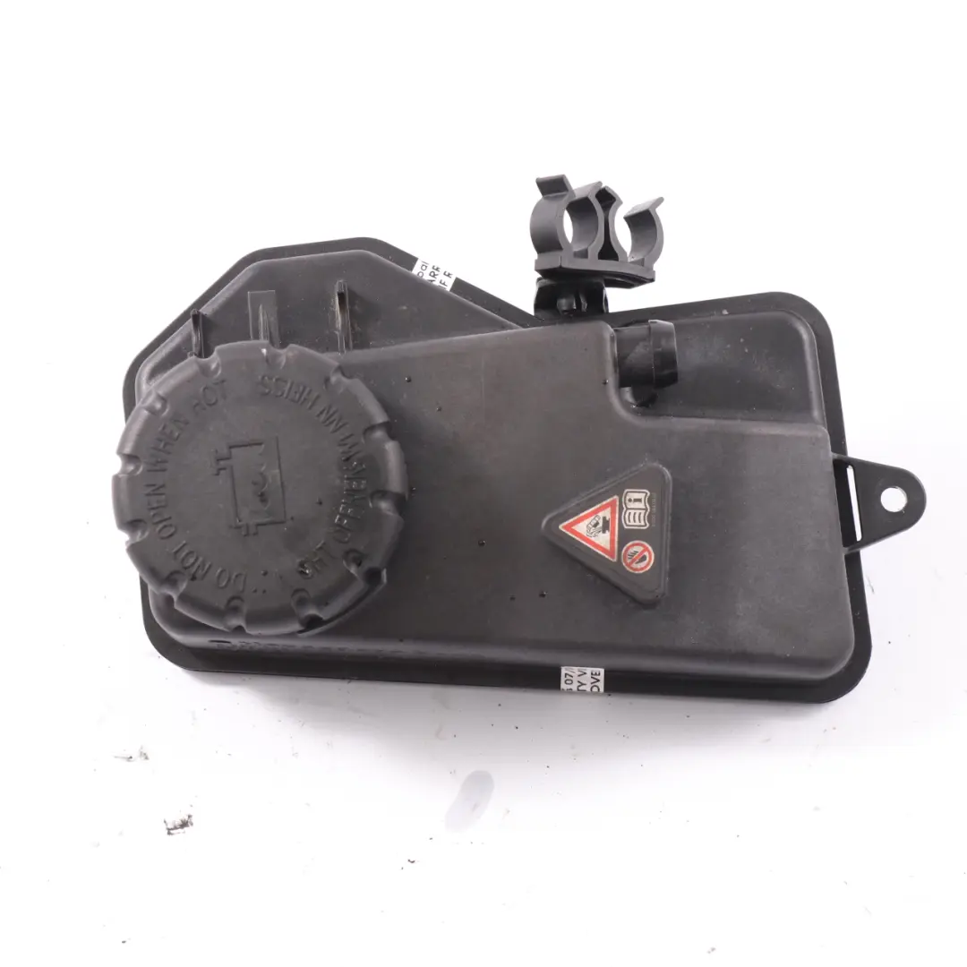 Réservoir de liquide de refroidissement essence pour Mercedes W177 A 35 à propos du numéro de pièce A2602001300 Mercedes W177 A 35 Réservoir de liquide de refroidissement essence - SKU A2602001300-1 - Numéro de pièce A2602001300