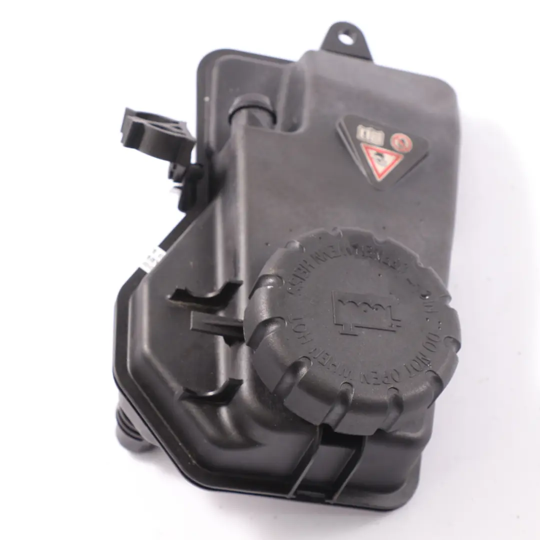 Tanque de Expansión del Refrigerante Gasolina para Mercedes W177 A 35 con número de pieza A2602001300 Mercedes W177 A 35 Tanque de Expansión del Refrigerante Gasolina - SKU A2602001300-1 - Número de pieza A2602001300