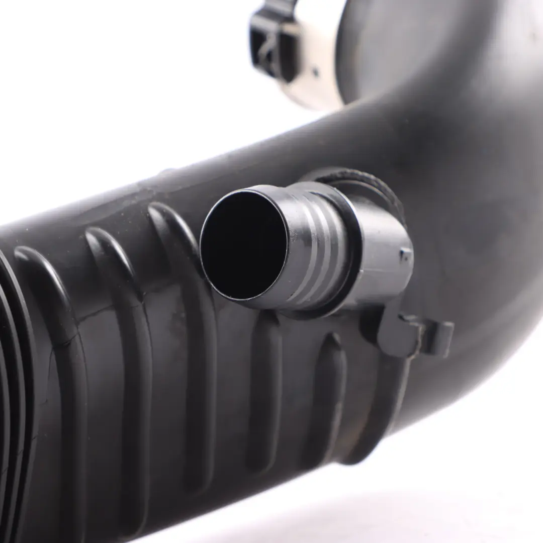 Turbolader Luftansaugrohr Schlauchleitung für Mercedes W205 mit Teilenummer A2640902500 Mercedes W205 Turbolader Luftansaugrohr Schlauchleitung - SKU A2640902500 - Teilenummer A2640902500