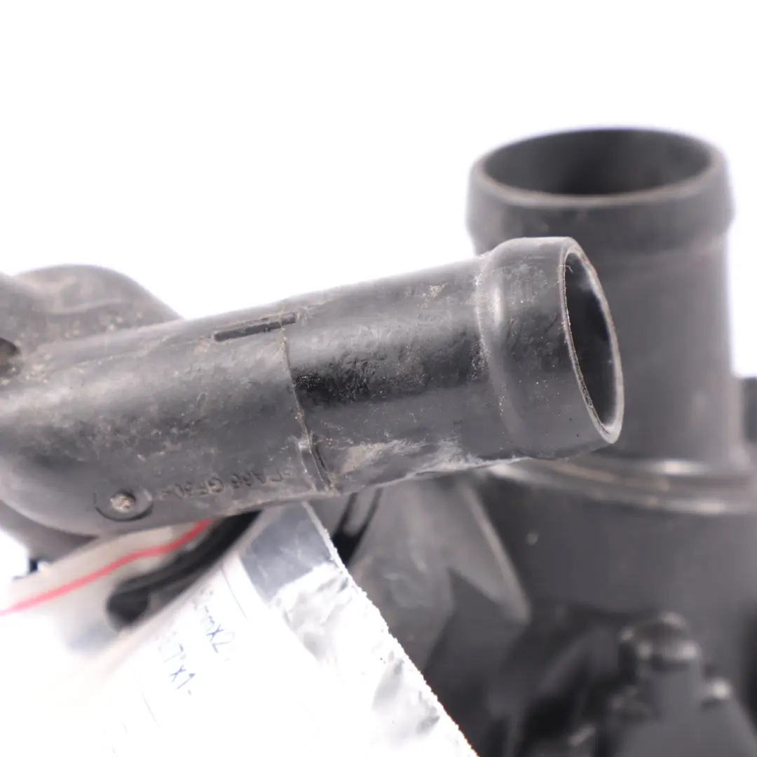 Mercedes C117 W176 W246 Benzyna M270 Obudowa Termostatu - SKU A2702000615-1 - Numer Części A2702000615