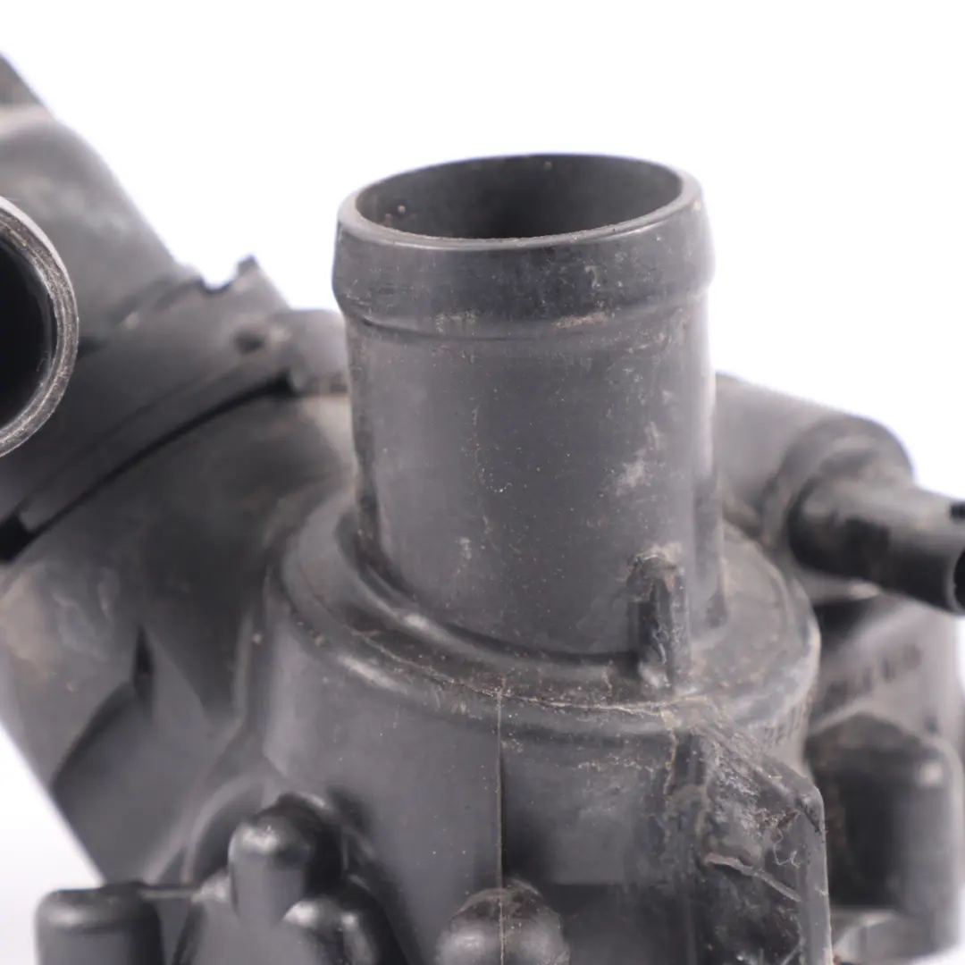 Boîtier de thermostat Mercedes C117 W176 W246 Essence M270 pour à propos du numéro de pièce A2702000615 Boîtier de thermostat Mercedes C117 W176 W246 Essence M270 - SKU A2702000615-1 - Numéro de pièce A2702000615