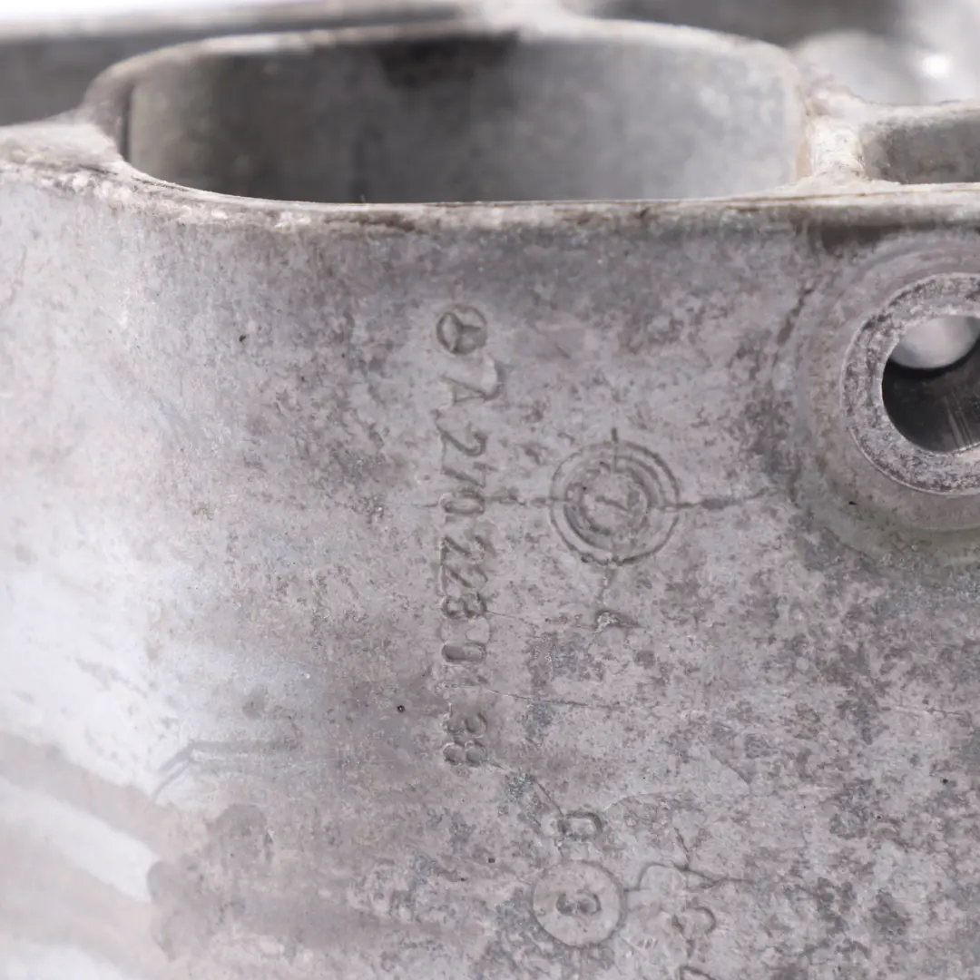 M270 Antriebswellenhalter Halterung für Mercedes C117 W176 W246 mit Teilenummer A2702230138 Mercedes C117 W176 W246 M270 Antriebswellenhalter Halterung - SKU A2702230138 - Teilenummer A2702230138