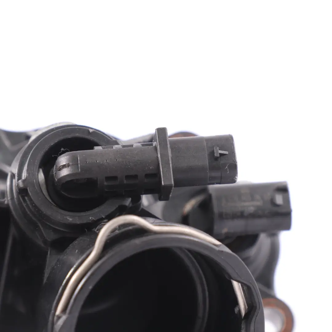 Refroidisseur d'eau Thermostat A6512002700 pour Mercedes W204 à propos du numéro de pièce A2712000315 Mercedes W204 Refroidisseur d'eau Thermostat A6512002700 - SKU A2712000315 - Numéro de pièce A2712000315