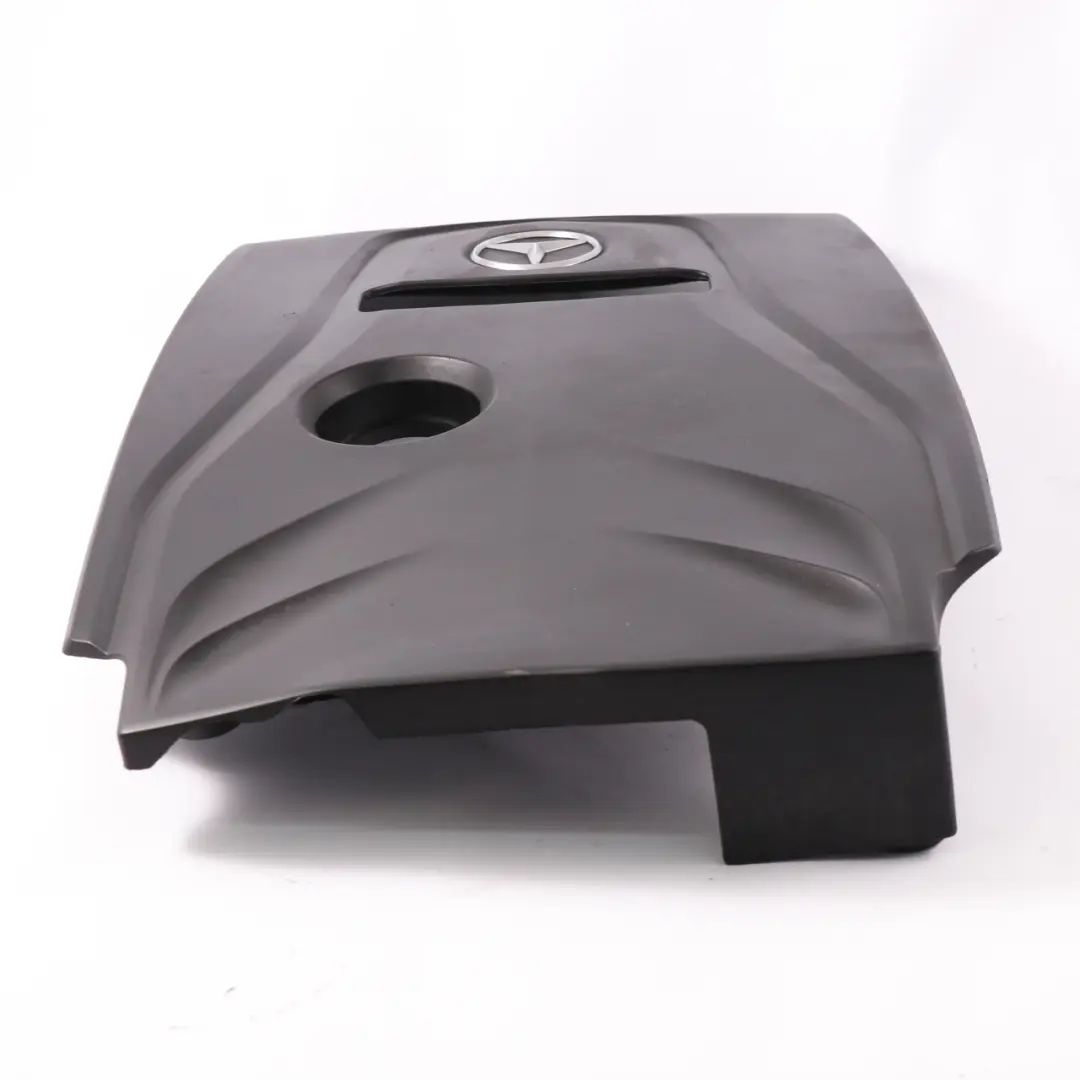 Tapa Motor Mercedes R172 W205 W213 W212 W253 Gasolina M274 para con número de pieza A2740100167 Tapa Motor Mercedes R172 W205 W213 W212 W253 Gasolina M274 - SKU A2740100167 - Número de pieza A2740100167