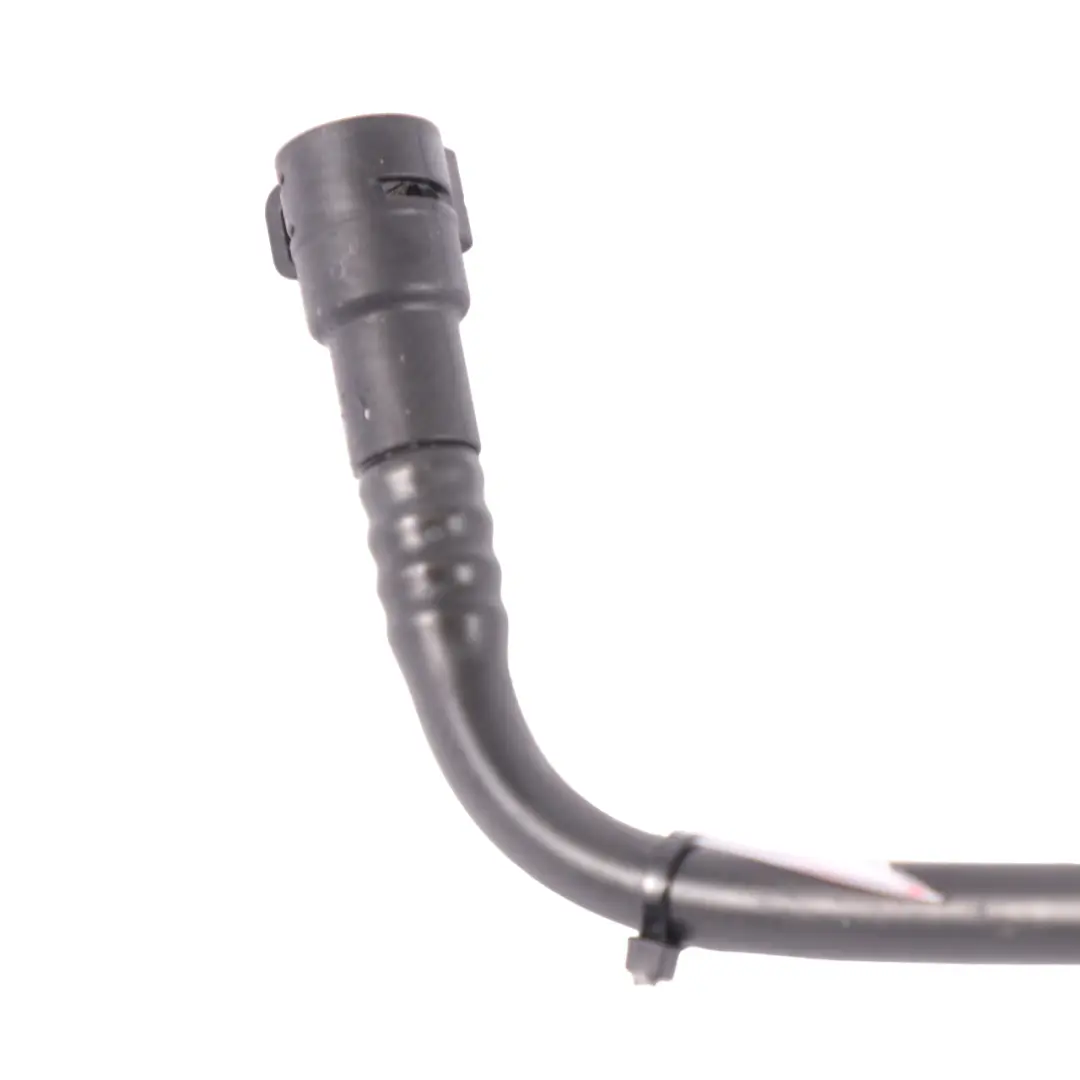 Tuyau d'évent Mercedes W204 W212 M274 Tuyau de ventilation reniflard pour à propos du numéro de pièce A2740180000 Tuyau d'évent Mercedes W204 W212 M274 Tuyau de ventilation reniflard - SKU A2740180000 - Numéro de pièce A2740180000