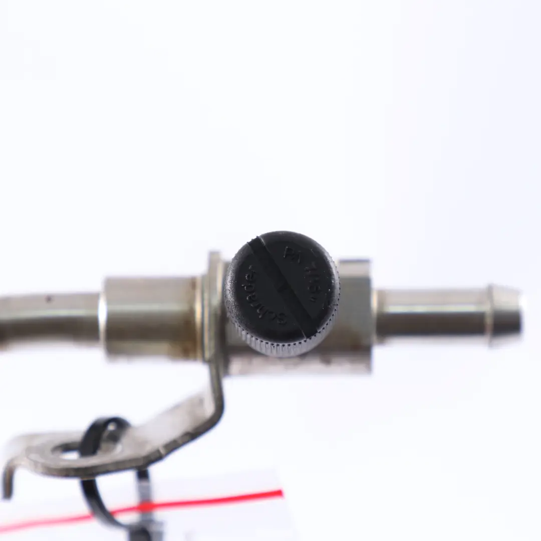 Benziner M274 Motor Kraftstoffleitung Schlauch für Mercedes W204 mit Teilenummer A2740705200 Mercedes W204 Benziner M274 Motor Kraftstoffleitung Schlauch - SKU A2740705200-1 - Teilenummer A2740705200