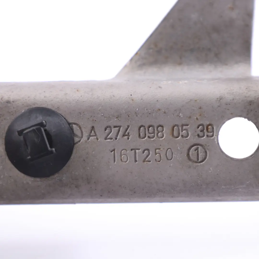 Soporte del enfriador aire de carga Montaje del puntal para Mercedes W213 con número de pieza A2740980539 Mercedes W213 Soporte del enfriador aire de carga Montaje del puntal - SKU A2740980539 - Número de pieza A2740980539