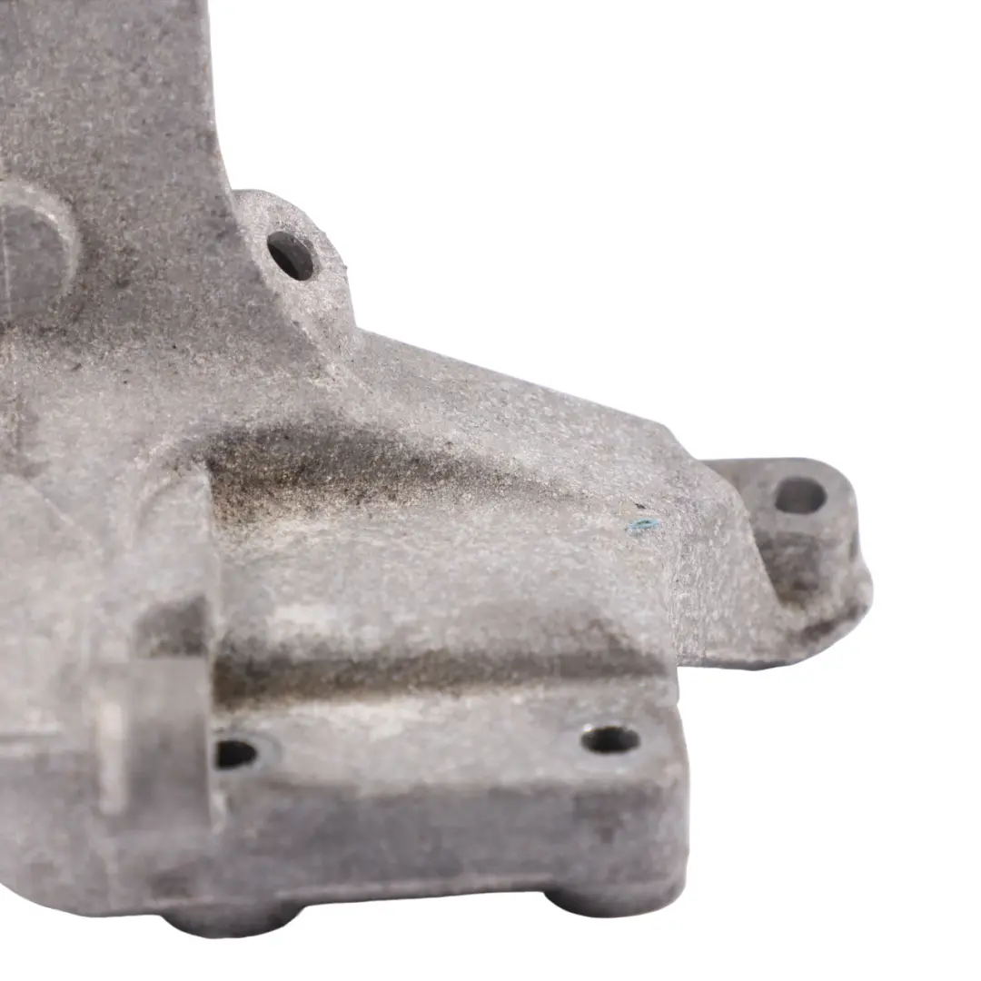 Mercedes W213 Łapa Wspornik Uchwyt Mocowanie Intercoolera - SKU A2740981439 - Numer Części A2740981439