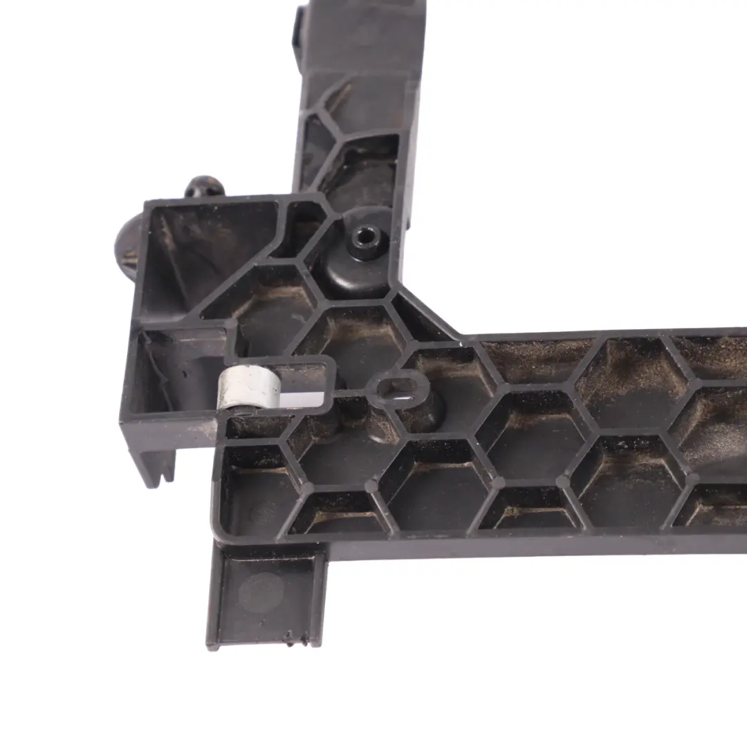 Steuergerät Modul Halterung für Mercedes W204 Motor mit Teilenummer A2741410200 Mercedes W204 Motor Steuergerät Modul Halterung - SKU A2741410200 - Teilenummer A2741410200