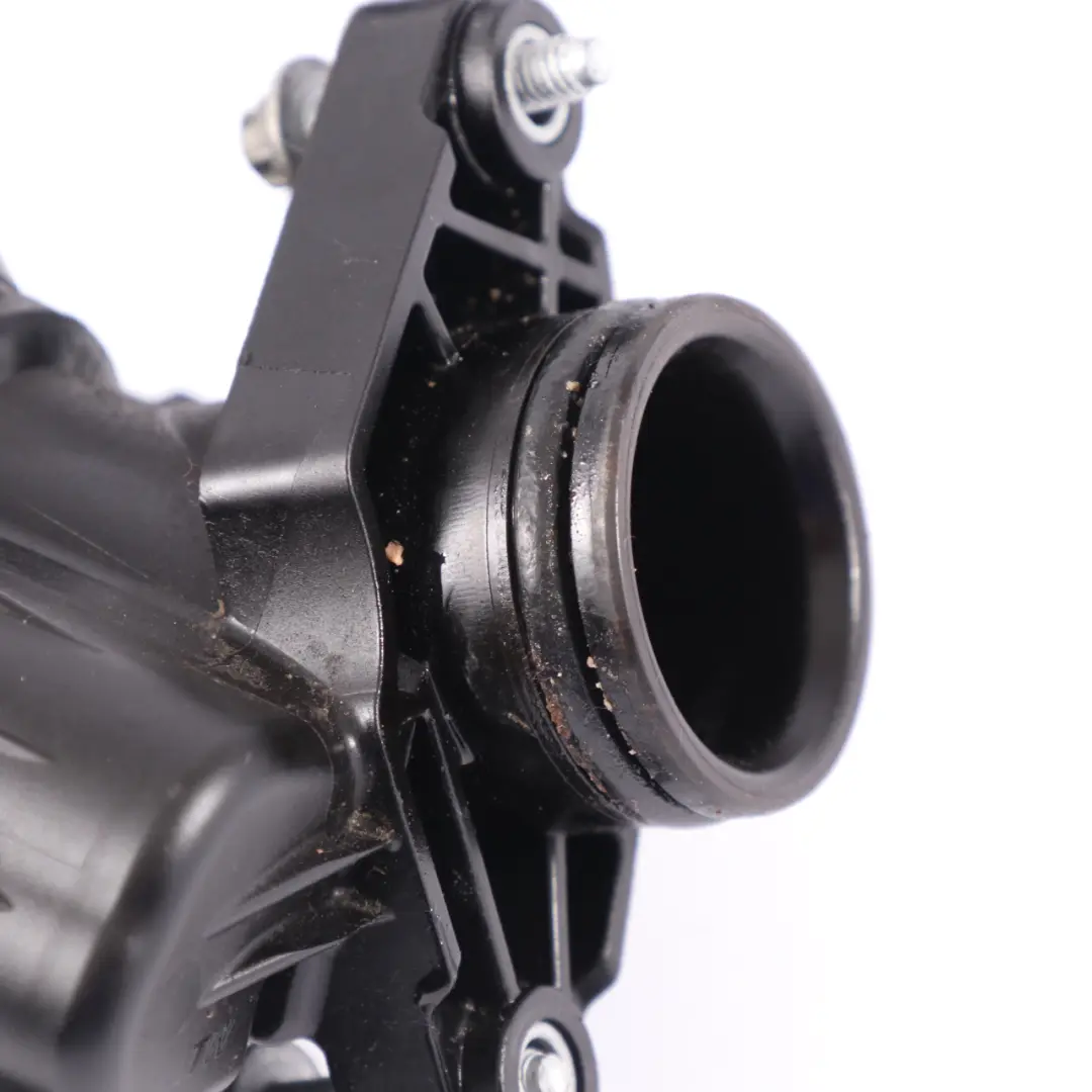 Termostat Wąż Przewód Rura Benzyna do Mercedes W204 W205 W212 W213 o numerze A2742000215 Mercedes W204 W205 W212 W213 Termostat Wąż Przewód Rura Benzyna - SKU A2742000215 - Numer Części A2742000215