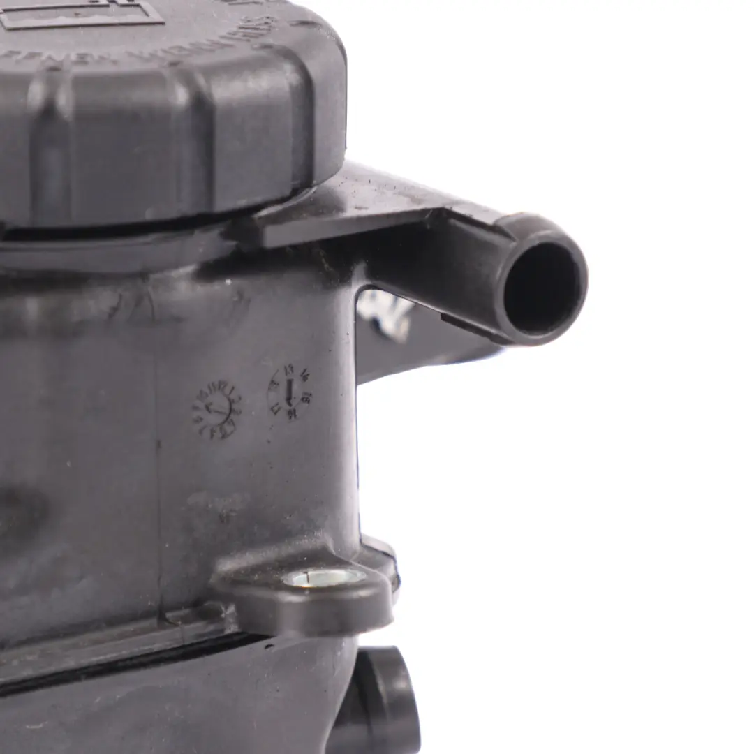 M274 Kühlmittelbehälter Ausdehnungsgefäß Benzin für Mercedes W205 W213 mit Teilenummer A2742000385 Mercedes W205 W213 M274 Kühlmittelbehälter Ausdehnungsgefäß Benzin - SKU A2742000385 - Teilenummer A2742000385