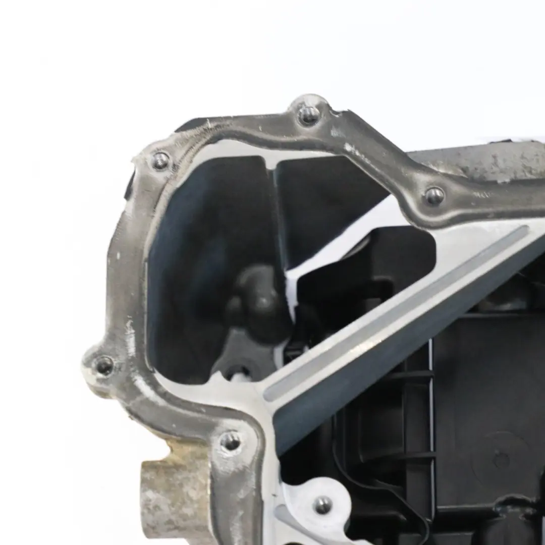 OM282 Partie supérieure du carter d'huile pour Mercedes W177 A 180 Petrol à propos du numéro de pièce A2820141400 Mercedes W177 A 180 Petrol OM282 Partie supérieure du carter d'huile - SKU A2820141400 - Numéro de pièce A2820141400