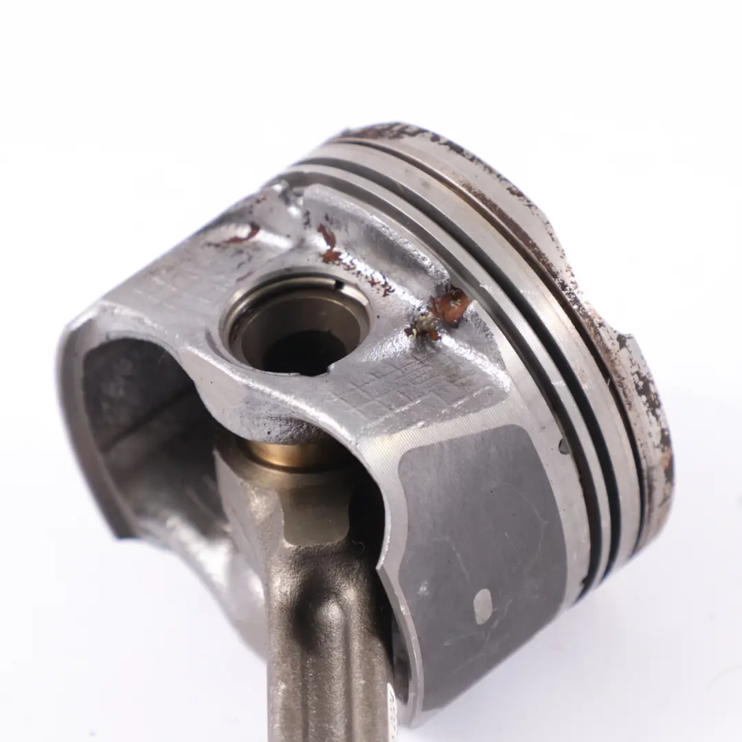 Benziner OM282.914 Kolben Pleuelstange A2820303300 für Mercedes W177 mit Teilenummer A2820301500 Mercedes W177 Benziner OM282.914 Kolben Pleuelstange A2820303300 - SKU A2820301500 - Teilenummer A2820301500