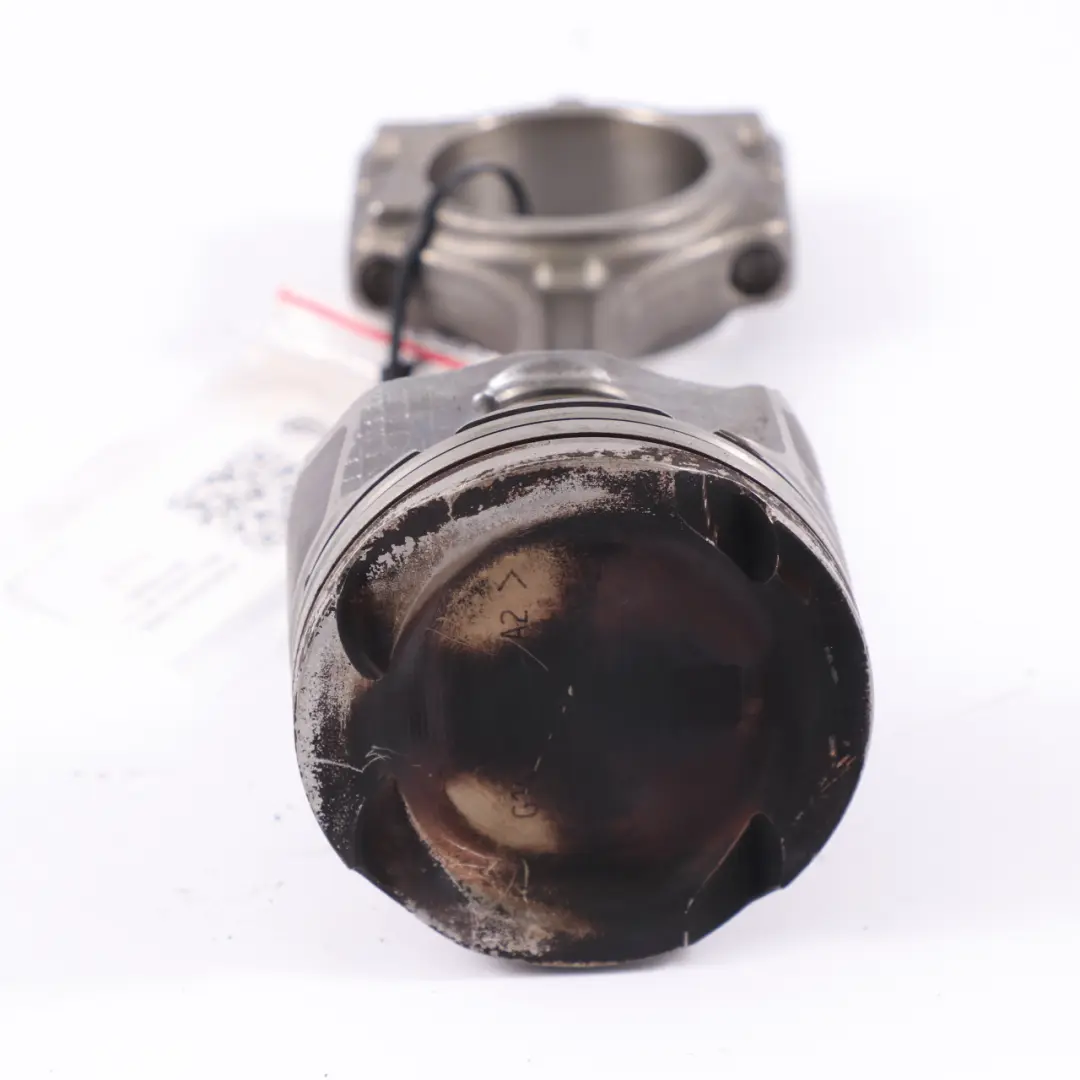 Benziner OM282.914 Kolben Pleuelstange A2820303300 für Mercedes W177 mit Teilenummer A2820301500 Mercedes W177 Benziner OM282.914 Kolben Pleuelstange A2820303300 - SKU A2820301500 - Teilenummer A2820301500