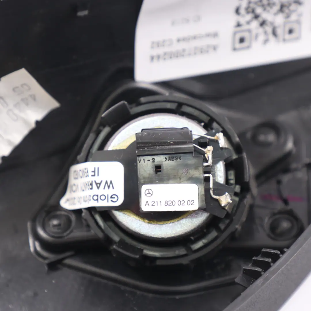 Puerta Delantera Derecha Altavoz Tapa Triángulo Negro para Mercedes GLE C292 con número de pieza A2927200244 Mercedes GLE C292 Puerta Delantera Derecha Altavoz Tapa Triángulo Negro - SKU A2927200244 - Número de pieza A2927200244