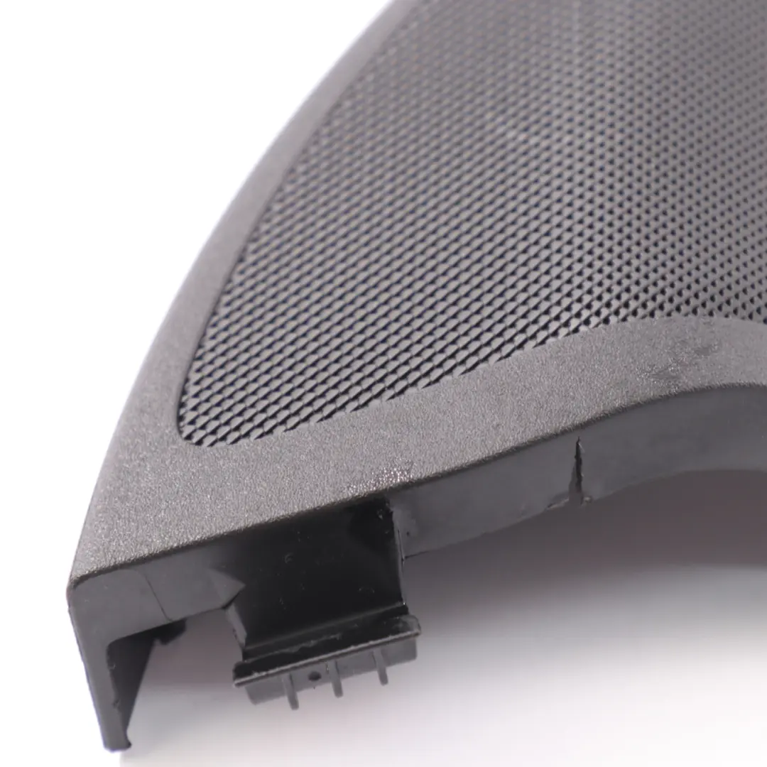 Porta anteriore destra Copri Triangolo Altoparlante Nero per Mercedes GLE C292 con numero di parte A2927200244 Mercedes GLE C292 Porta anteriore destra Copri Triangolo Altoparlante Nero - SKU A2927200244 - Numero di parte A2927200244