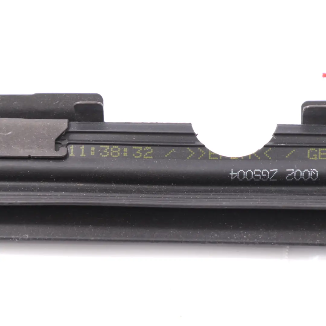 Guarnizione interna finestrino porta posteriore destra A1667300224 per Mercedes C292 con numero di parte A2927300200 Mercedes C292 Guarnizione interna finestrino porta posteriore destra A1667300224 - SKU A2927300200 - Numero di parte A2927300200