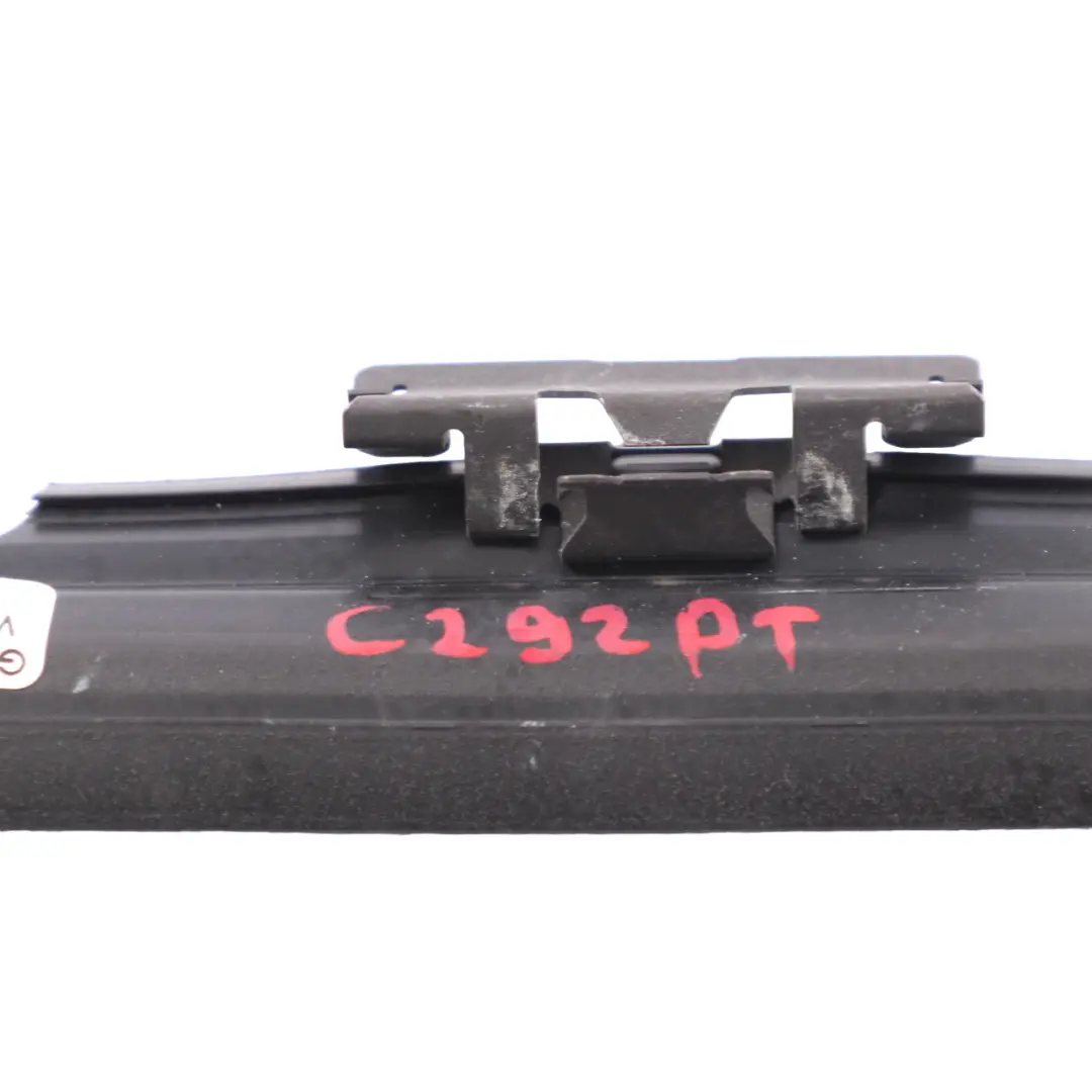 Guarnizione interna finestrino porta posteriore destra A1667300224 per Mercedes C292 con numero di parte A2927300200 Mercedes C292 Guarnizione interna finestrino porta posteriore destra A1667300224 - SKU A2927300200 - Numero di parte A2927300200