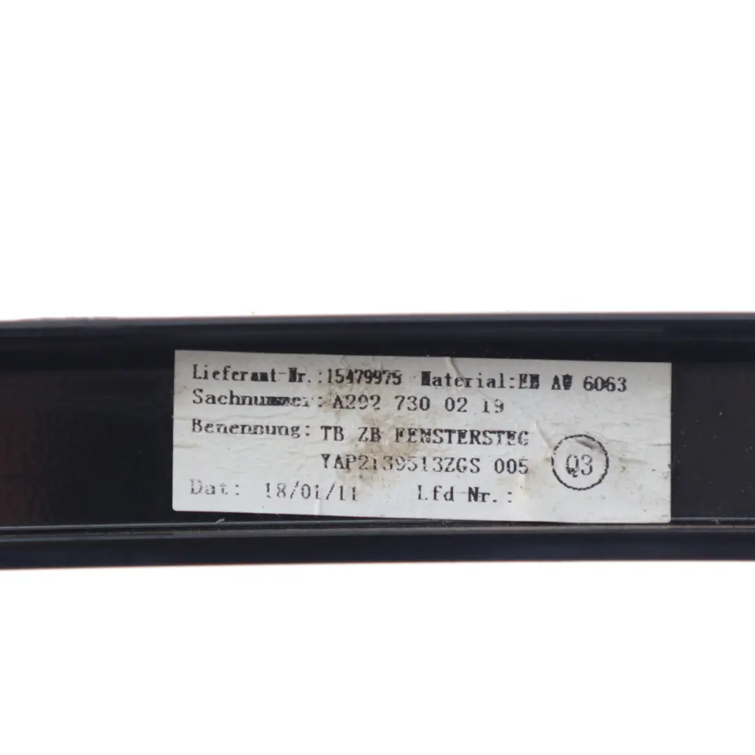 Mercedes GLE C292 Guide fenêtre arrière droite Bande couvercle toile - SKU A2927300219 - Numéro de pièce A2927300219