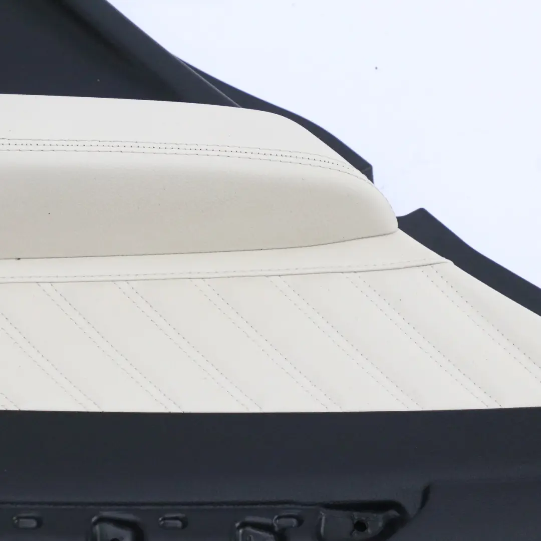 Boczek Drzwi Tylnych Lewych Skóra Designo Porcelain do Mercedes GLE C292 o numerze A2927306900 Mercedes GLE C292 Boczek Drzwi Tylnych Lewych Skóra Designo Porcelain - SKU A2927306900 - Numer Części A2927306900