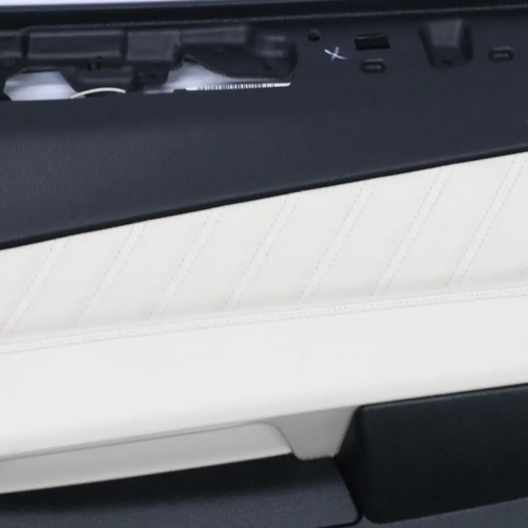 Tür Hinten Rechts Verkleidung Leder Designo Porzellan für Mercedes GLE C292 mit Teilenummer A2927307000 Mercedes GLE C292 Tür Hinten Rechts Verkleidung Leder Designo Porzellan - SKU A2927307000 - Teilenummer A2927307000